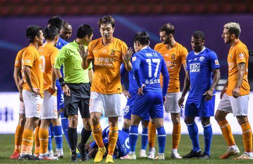 足坛最新爆料新闻报道图片,揭秘球星转会内幕，独家图片曝光惊人真相